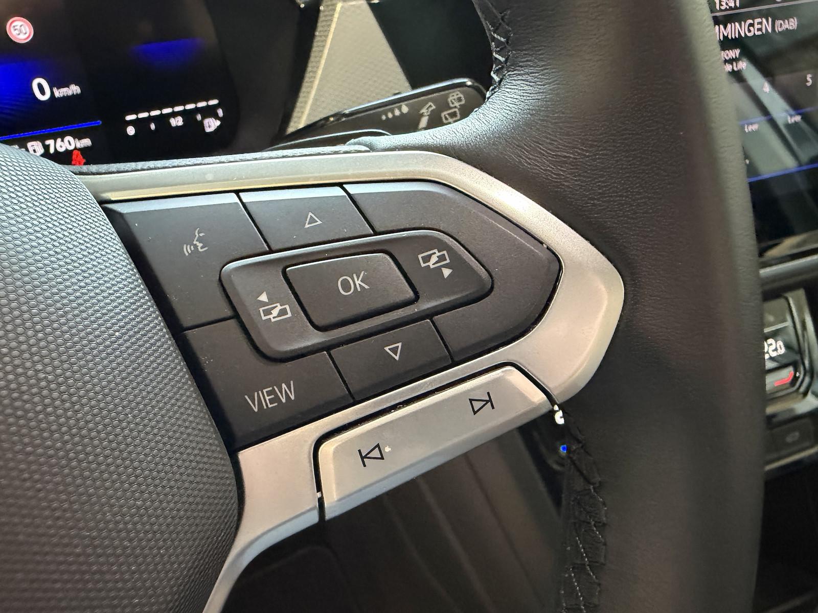 Volkswagen Touran 1.5TSI DSG Goal 7 Sitze NAVI Heckkl.el., миниатюра 11