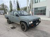 Nissan Pick Up 2.5 diesel 2 porte King Cab - Nissan aus 1995