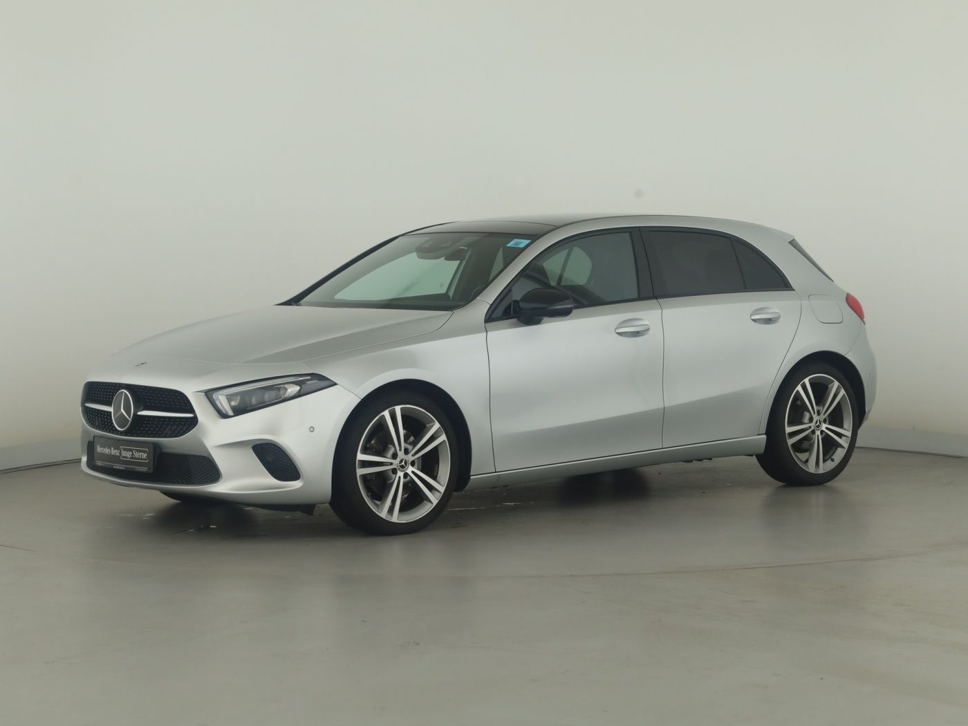 Mercedes-Benz A 220 d Night Multibeam Pano Distronic Memory foto 5
