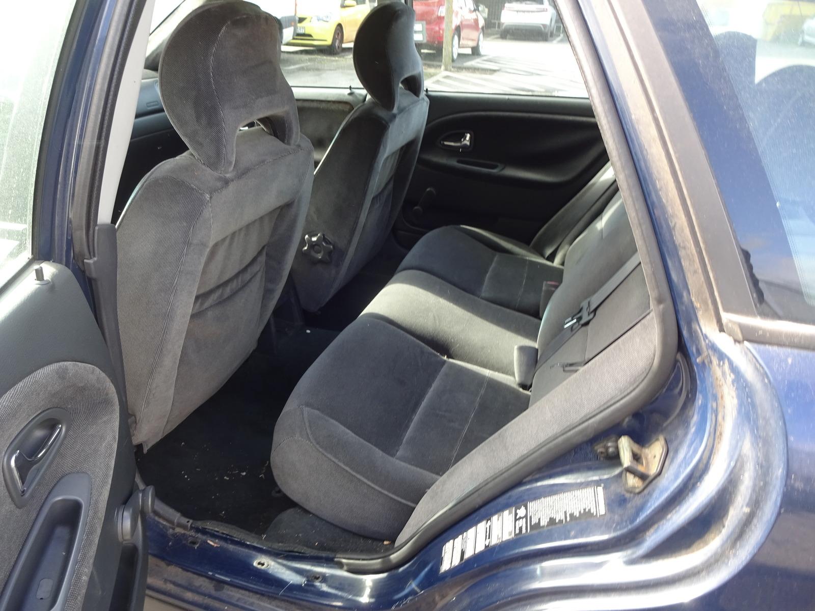 Volvo V40 2006 — photo 14