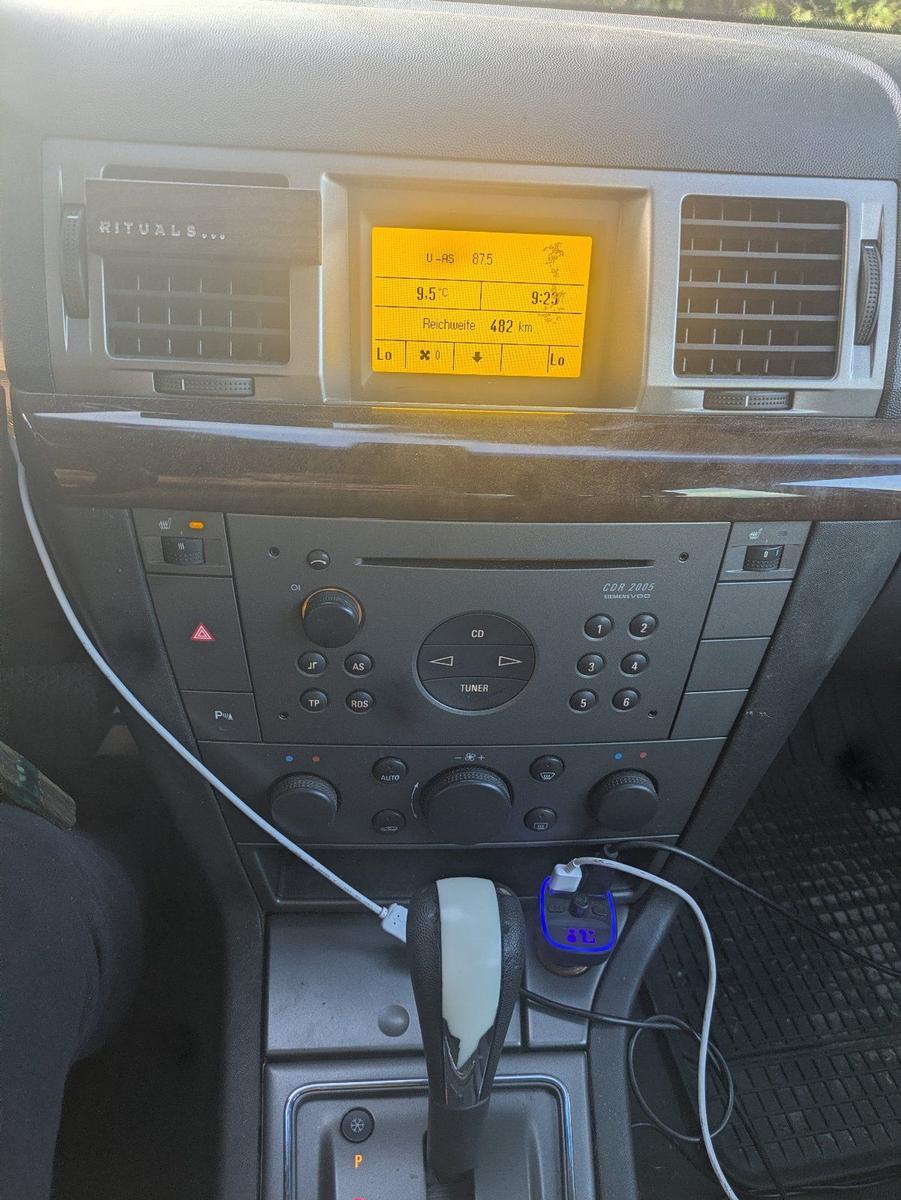 Opel Vectra 2004 — photo 9