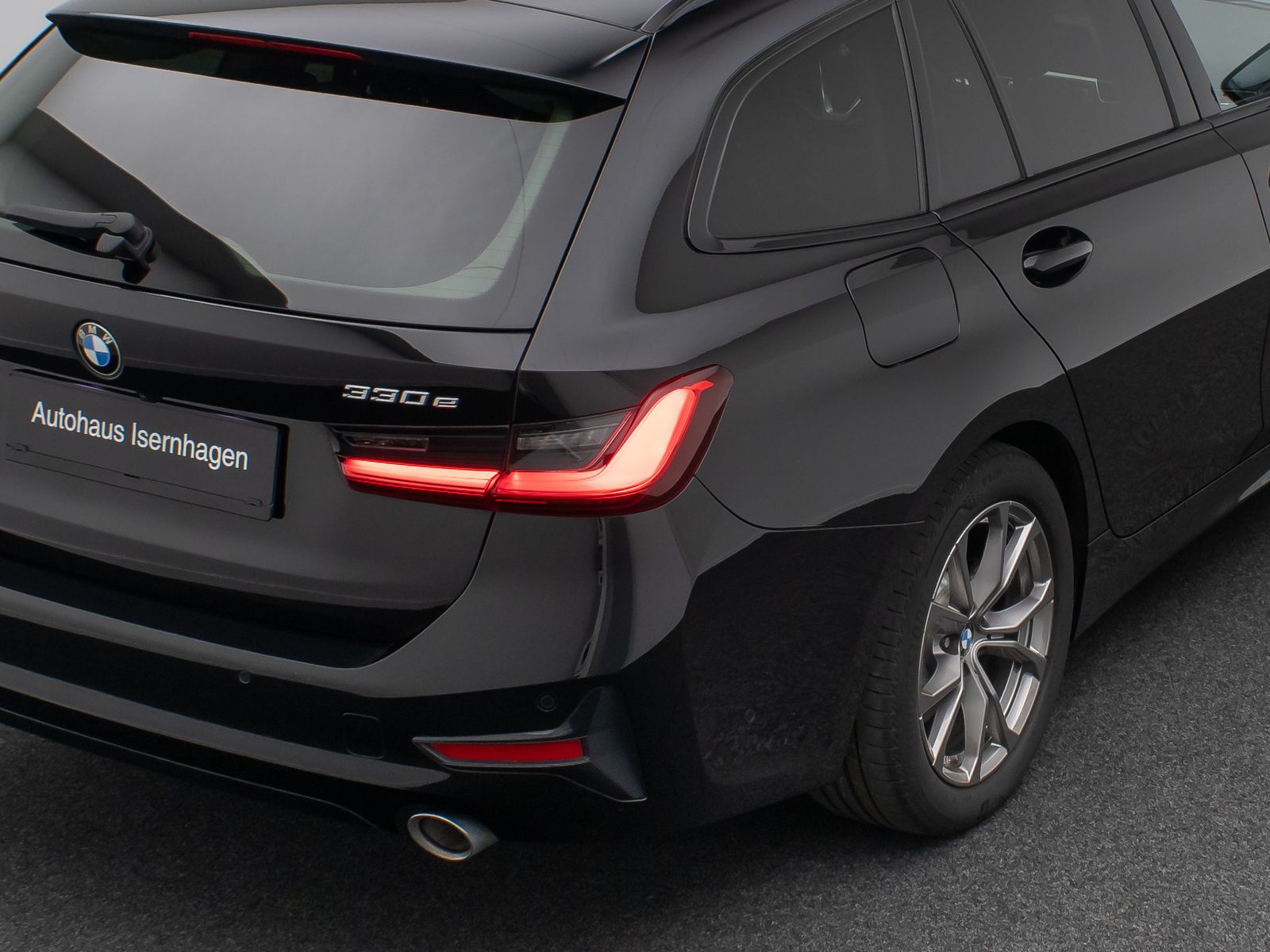 Fahrzeugabbildung BMW 330e Sport Line 360° Memory HUD DAB Laser HiFi