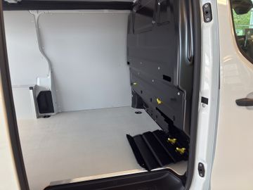 Fotografie 13 des Opel Vivaro Kasten M AHK LED Kamera TotWinkel