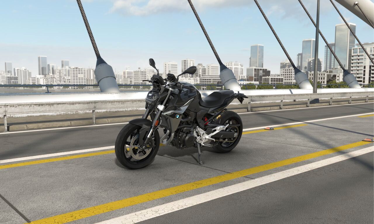 Fahrzeugabbildung BMW F 900 R Triple Black 2 Pakete