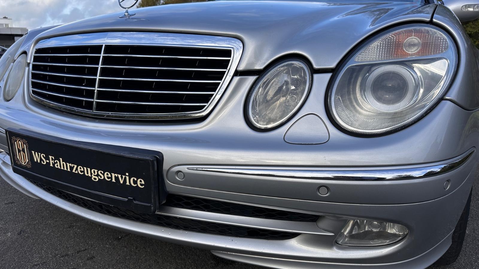 Mercedes-Benz E240 2005 — photo 34