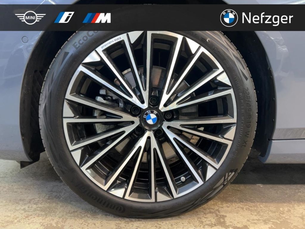 BMW 223 Active Tourer i M Sport H&K HUD PANO RFK foto 12