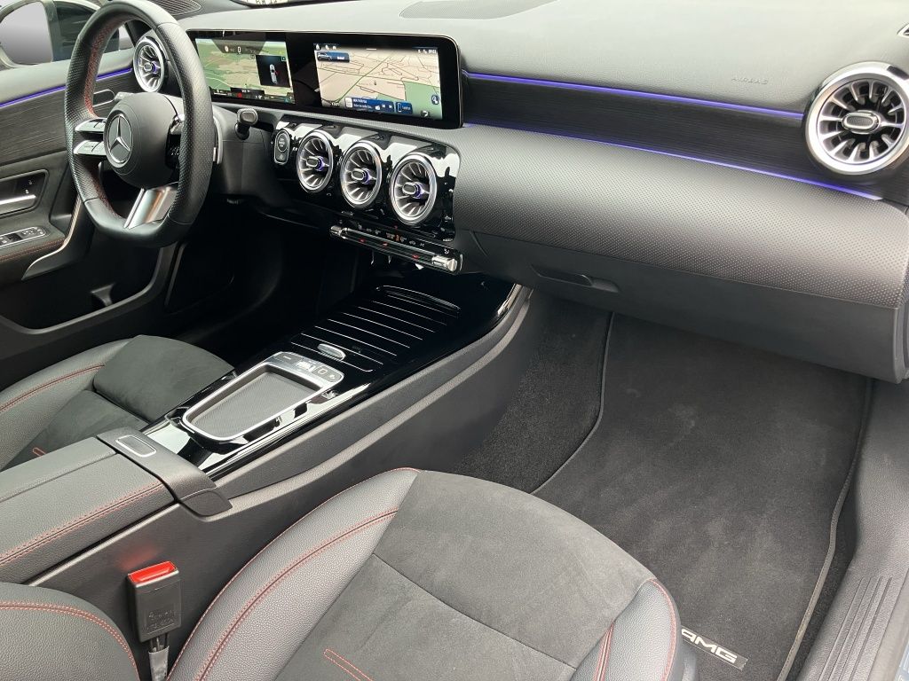 Fahrzeugabbildung Mercedes-Benz A 200 AMG*NIGHT*MULTIB*AHK*DISTR*TOTW*KEYL*KAM