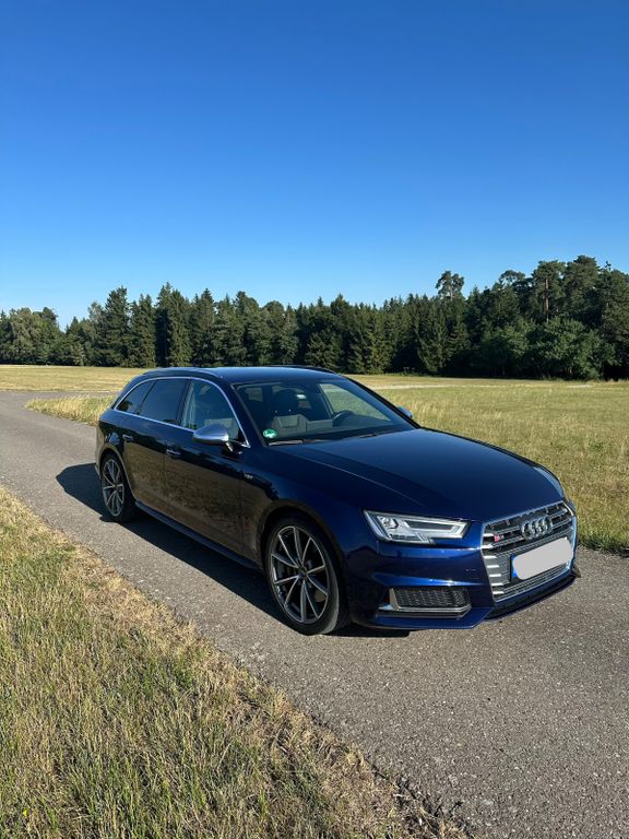 Image of Audi S4