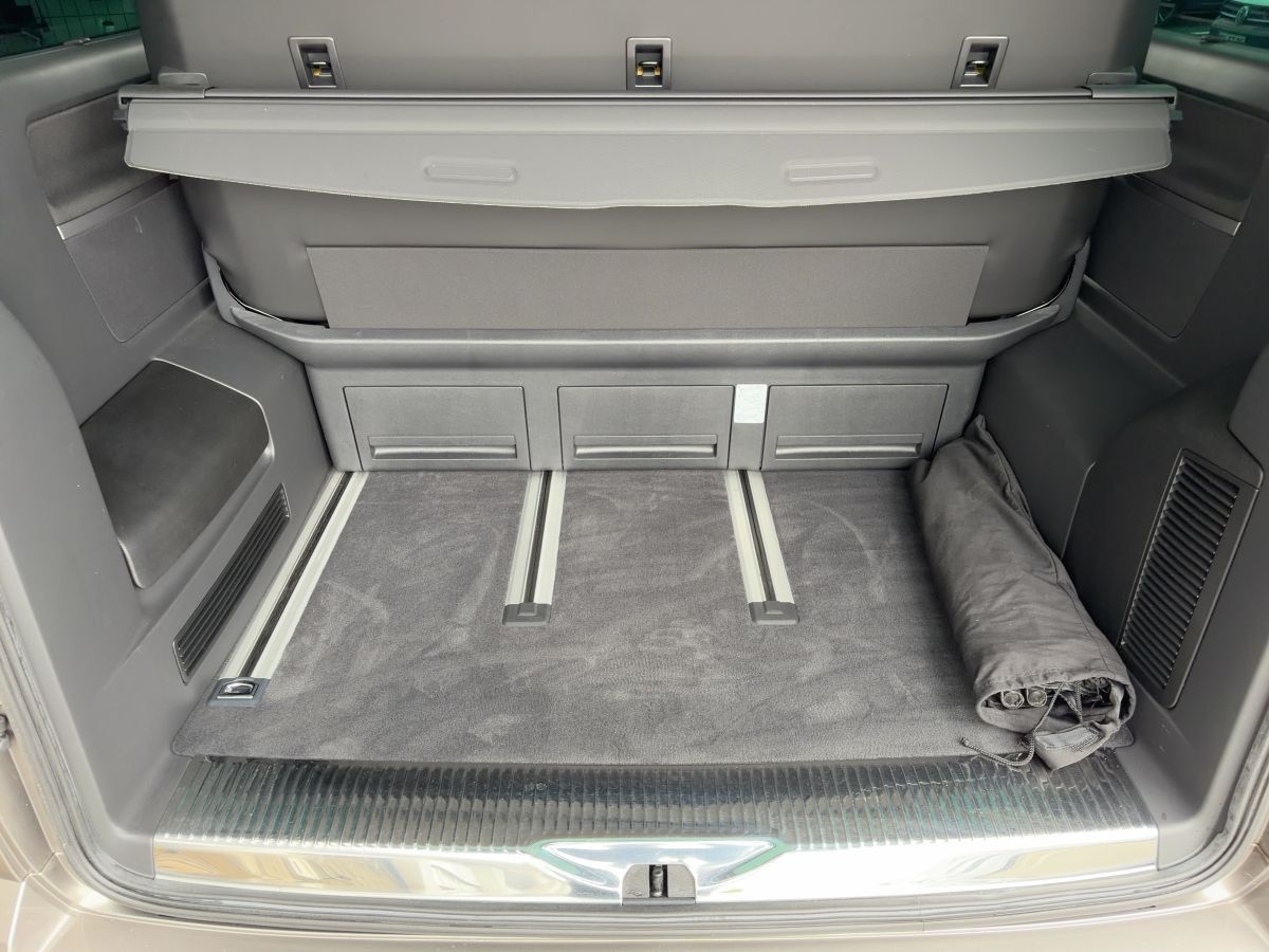 Volkswagen T6.1 Multivan 2.0 TDI DSG GENERATION SIX LED ACC foto 13
