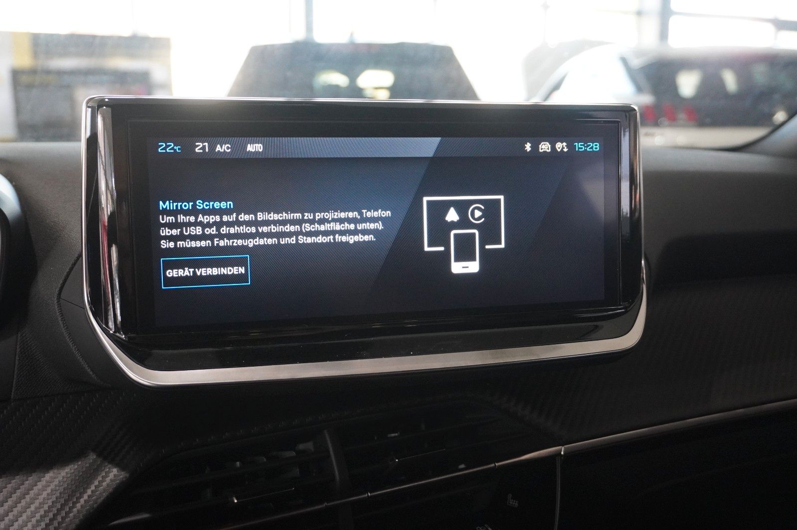 Fahrzeugabbildung Peugeot 2008 1.2 HYBRID ALLURE E-DSC NAVI/LED/SPORT/VIRT