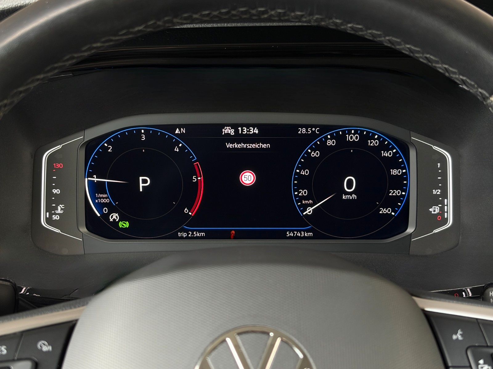 Fahrzeugabbildung Volkswagen T6.1 Multivan Highline Alcan. CAM ACC SHZ 3-Z KL
