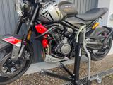 Triumph Trident 660 mit viel Zubehör  - TRIUMPH TRIDENT
