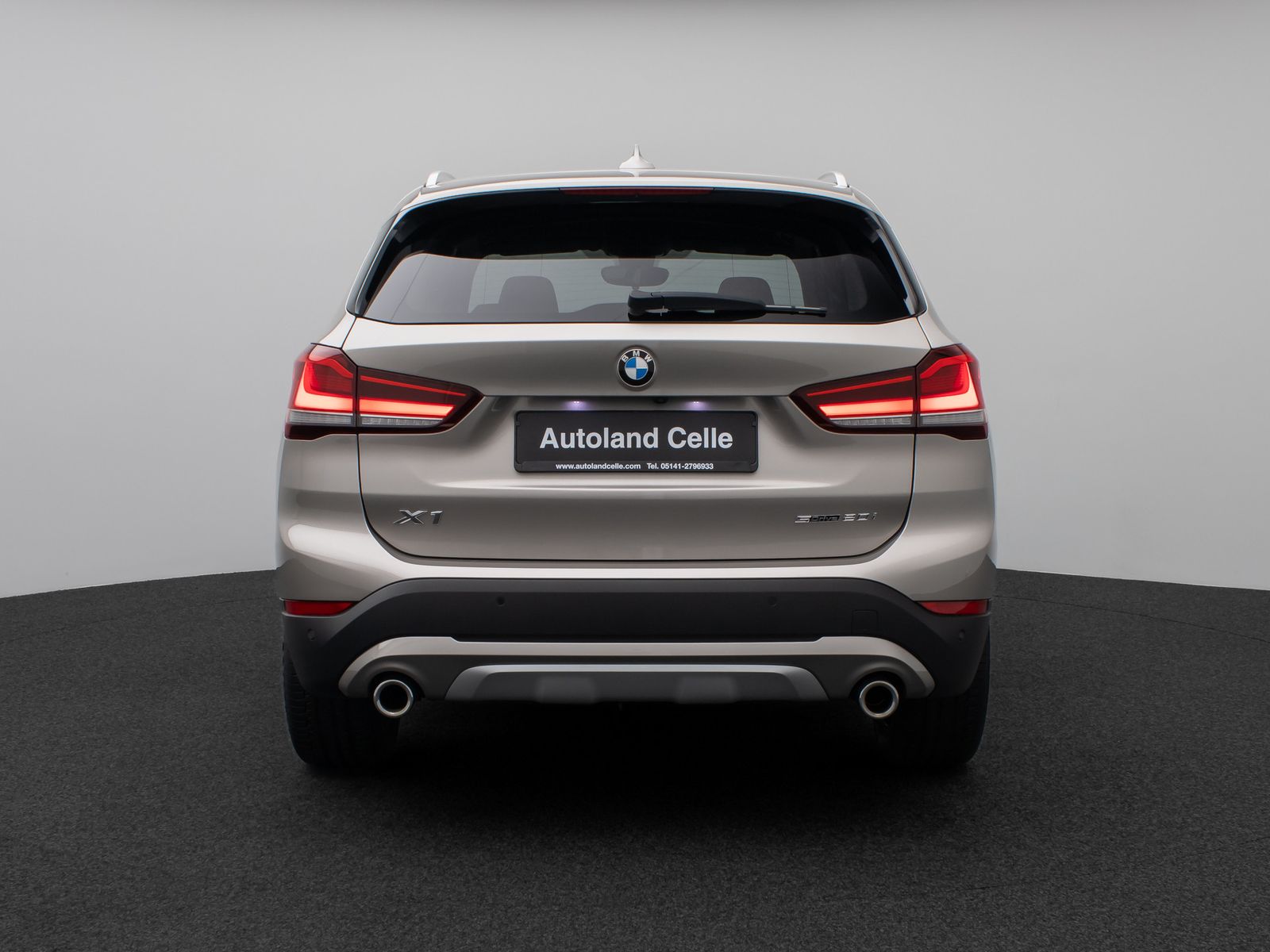 Fahrzeugabbildung BMW X1 sD20i xLine Kamera HUD DAB HiFi AHK Sport 18"