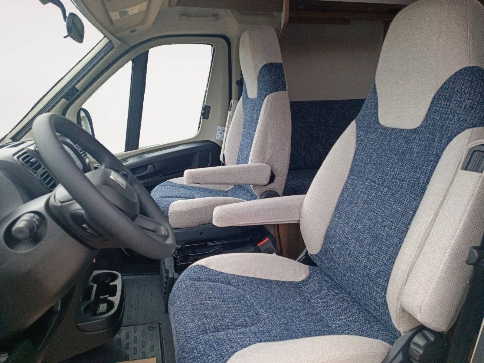 Fahrzeugabbildung Weinsberg CaraSuite 700 DX *Automatik*Standklima*TV