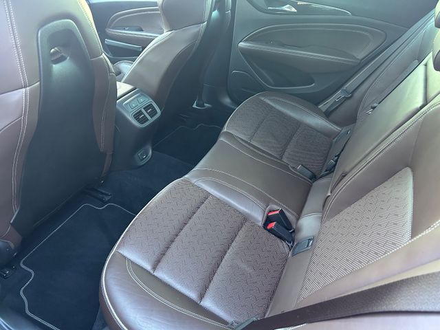 Fahrzeugabbildung Opel Insignia Sports Tourer GSi 4x4 Aut.+Panorama+