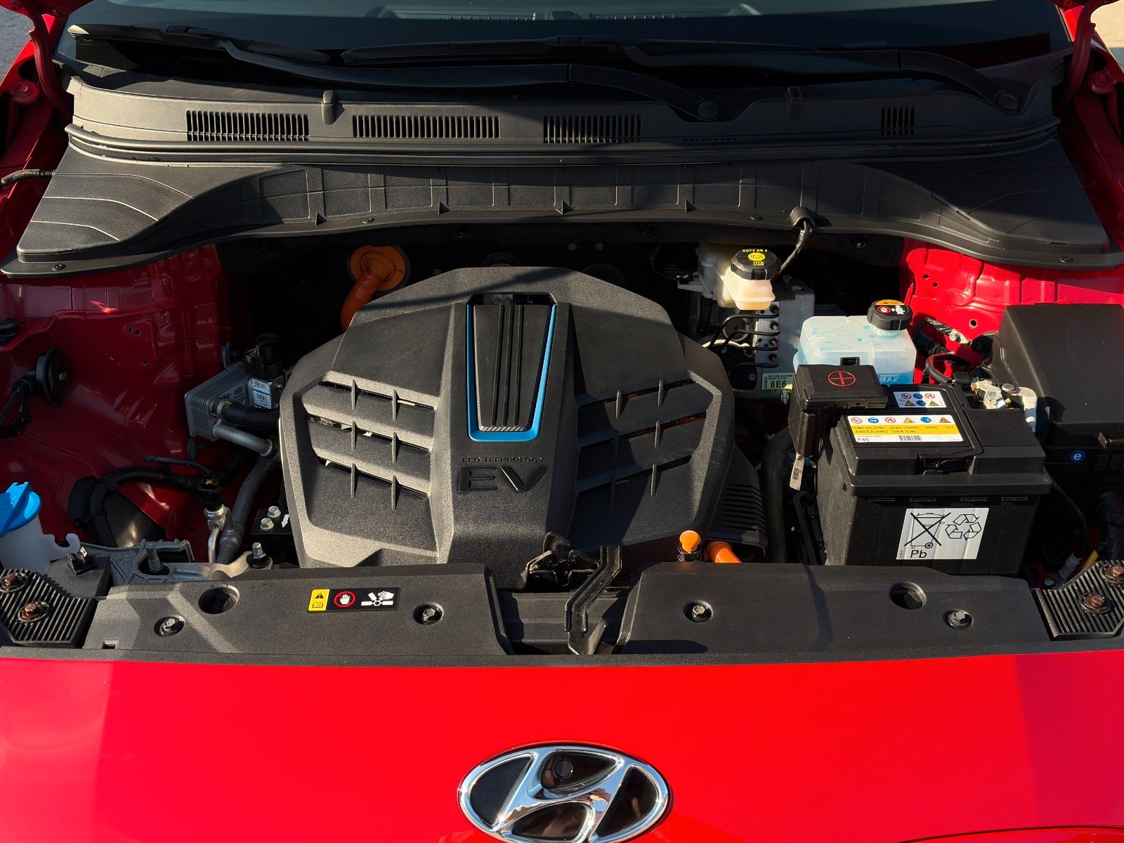 Fahrzeugabbildung Hyundai Kona e Select 2WD CarPlay FCA ACC SHZ PDC Kamera