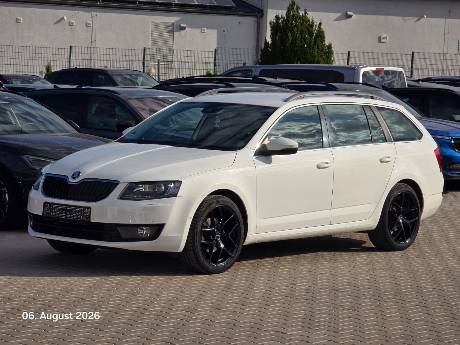 Fahrzeugabbildung SKODA Octavia 2.0 TDI Elegance 4x4 AHK*TEMP*DAB*18"PDC