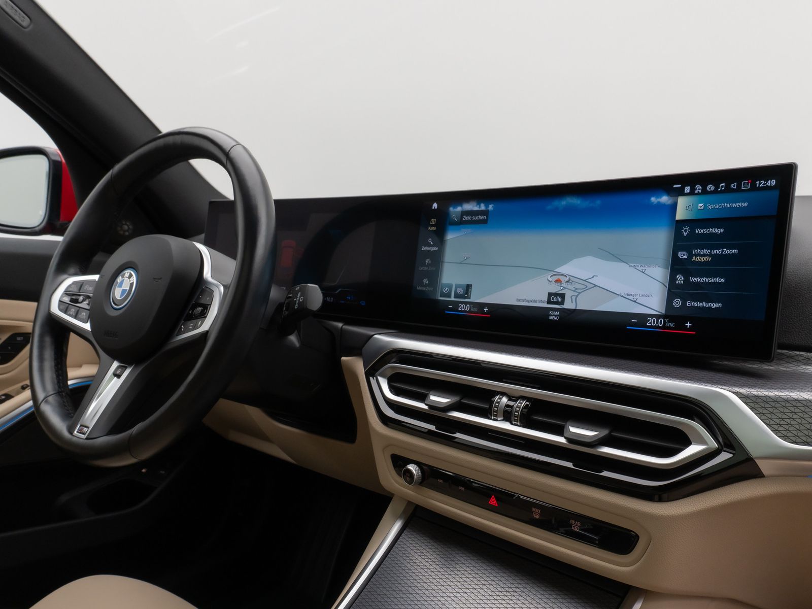 Fahrzeugabbildung BMW 330e M Sport Pro Panorama Kamera HUD H/K Komfort
