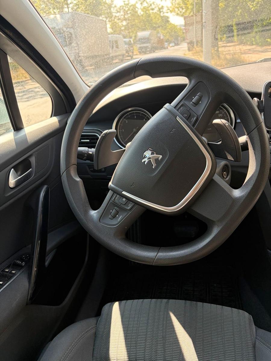 Peugeot 508 2011 — photo 9