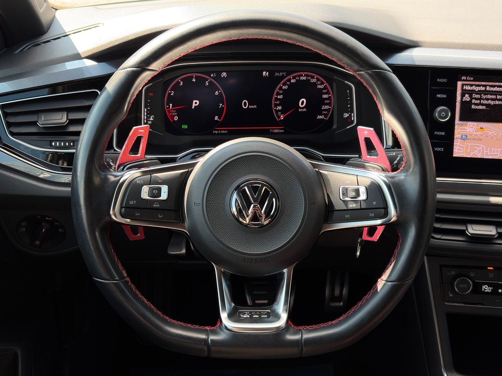 Fahrzeugabbildung Volkswagen Polo VI GTI 2.0 TSI DSG KW ACC PDC SHZ CarPlay