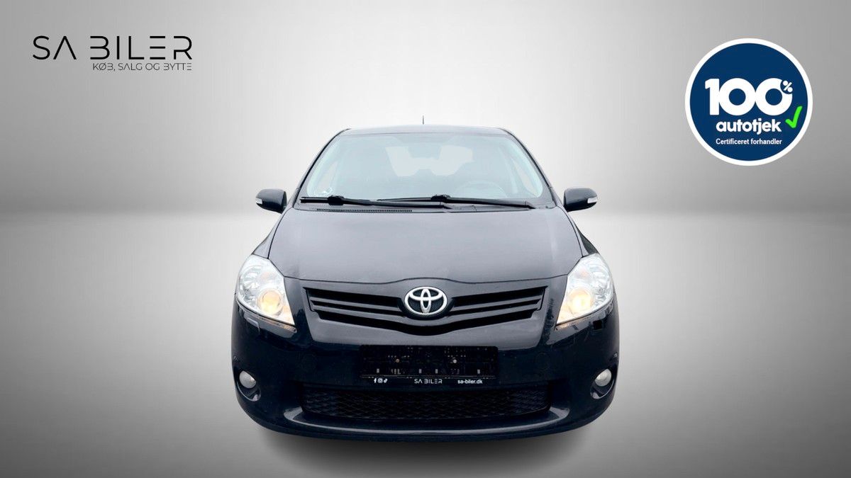 Toyota Auris Club