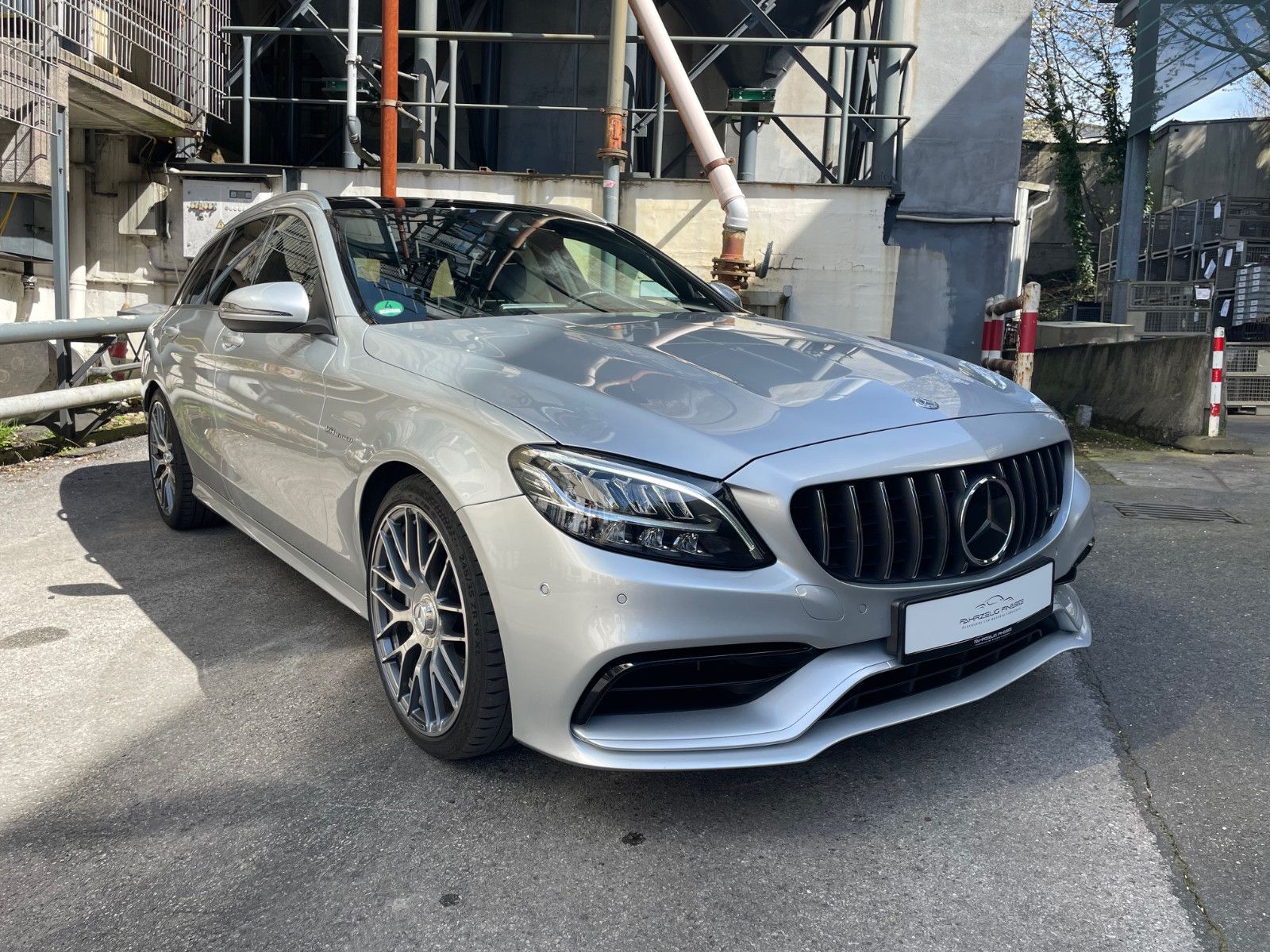 MERCEDES-BENZ C63 AMG T*Burmester*Sportabgas*Garantie*Pano*ACC