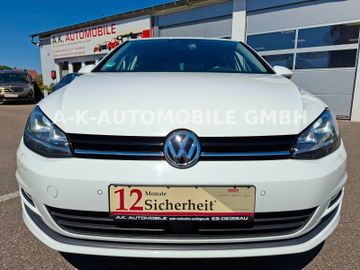 Volkswagen Golf - 1
