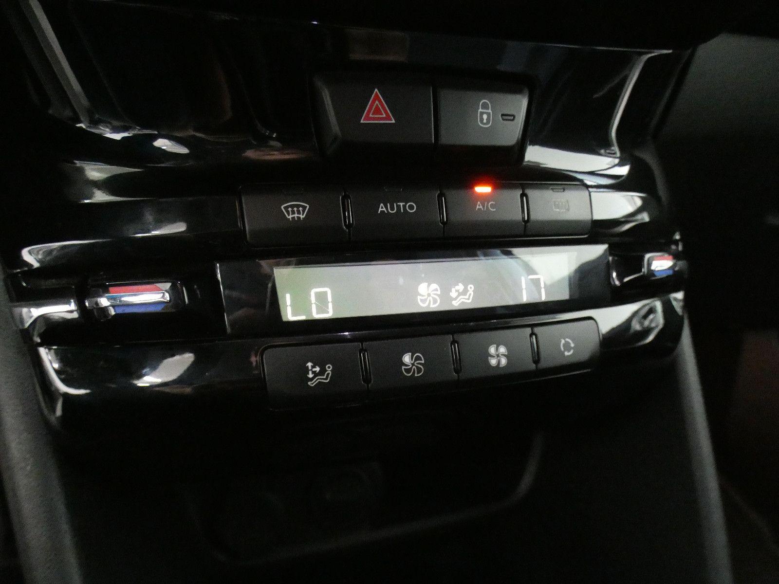Peugeot 2008 Allure BlueHDI 120 EAT6*NAVI*MIRRIRLINK*PDC