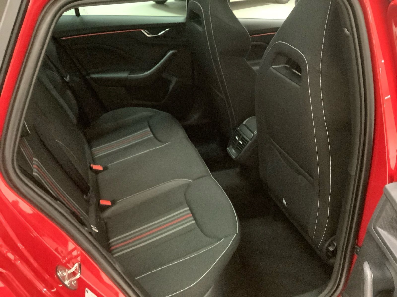 KAMIQ MONTE CARLO 110 kW DSG AHK PANO SOUND