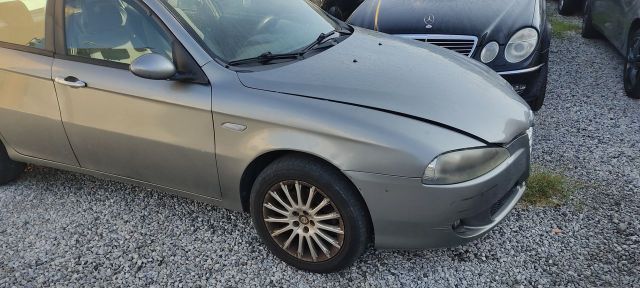 Alfa Romeo alfa 147 motore buono 120 cv mj