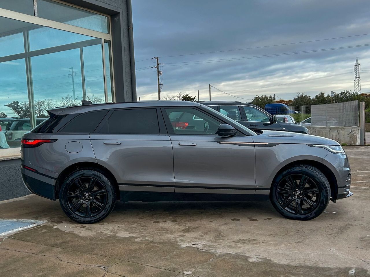 Land Rover Range Velar 2.0D I4 204 CV R-Dynamic  imagem 3