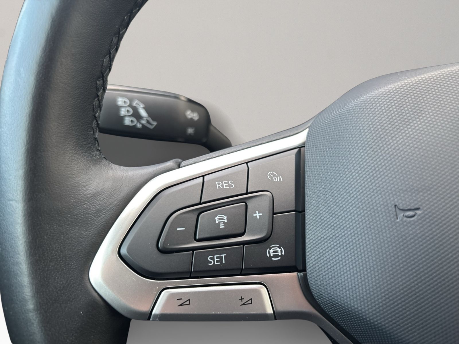 Tiguan 1.5 TSI, ACC, Winterpaket, Dachreling, Cl