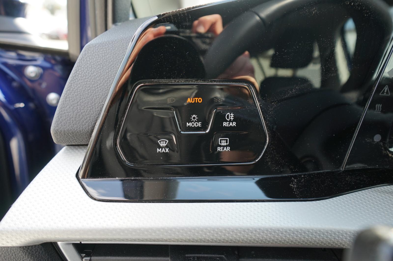 Volkswagen Golf VIII 1.0 eTSI Move DSG CarPlay ACC LED, миниатюра 24