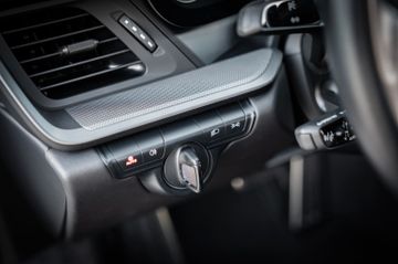 Porsche 992 Carrera 4S Cabriolet | PDCC | BOSE | 18Wege