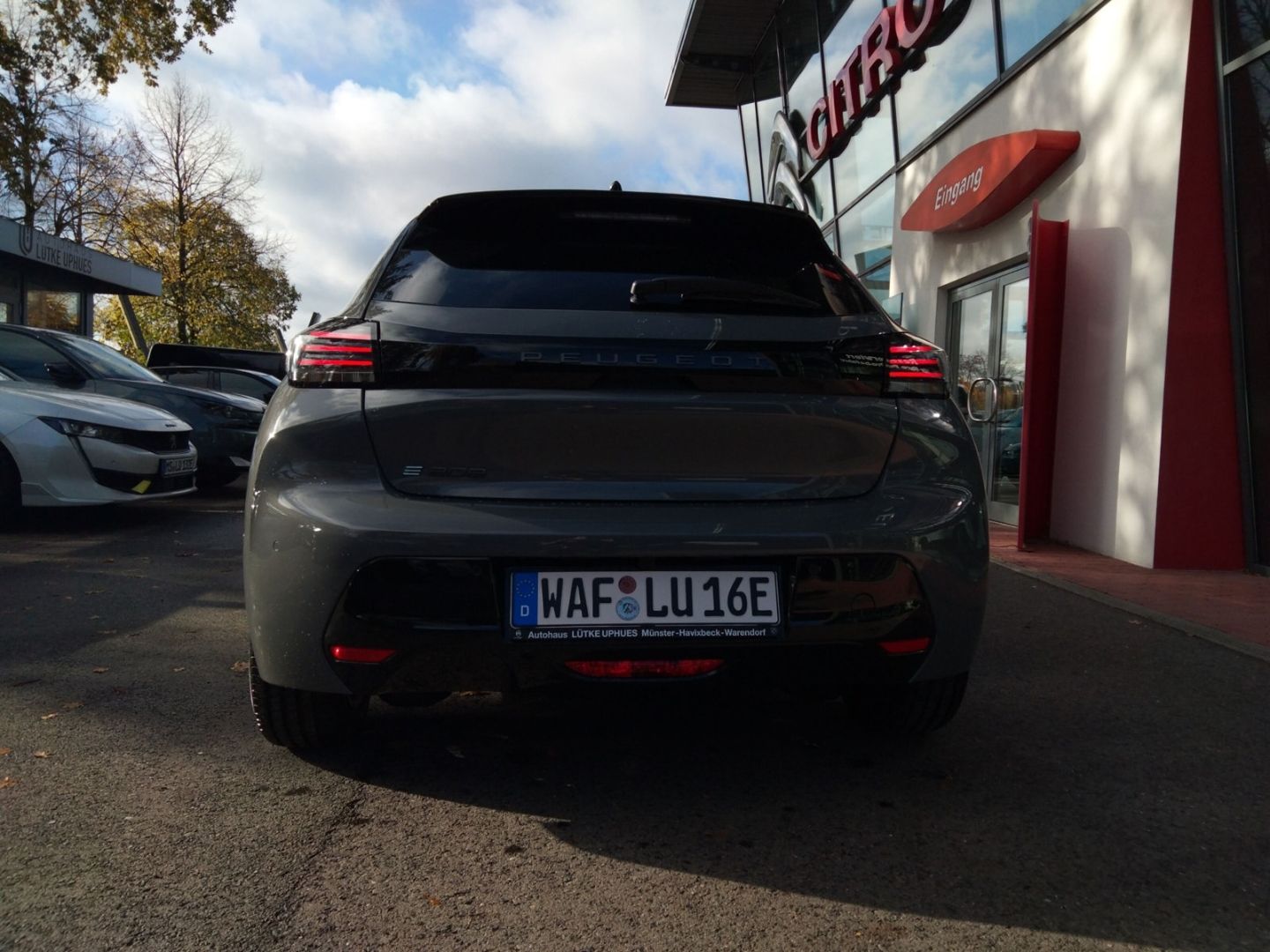Fahrzeugabbildung Peugeot 208 Allure Elektro 156 Navi 360 Kamera SHZ Keyle