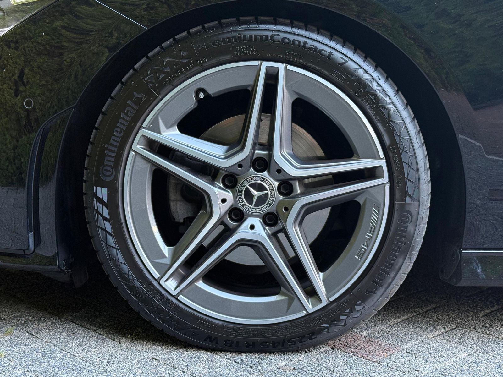 Vehicle illustration Mercedes-Benz CLA 200 Shooting Brake AMG LINE 8G LED+AHK+STHZ