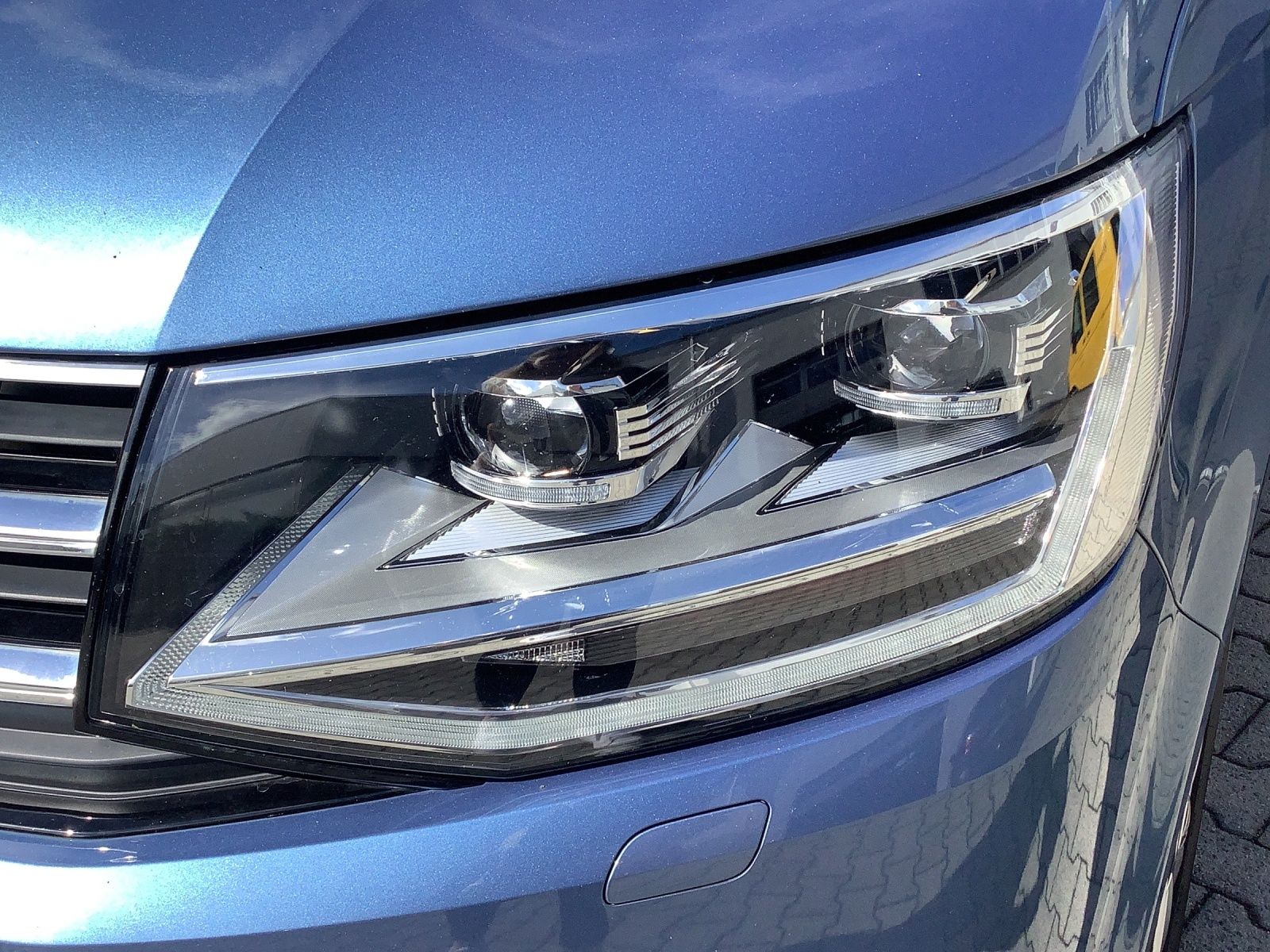 Fahrzeugabbildung Volkswagen T6 Multivan TDI 4M DSG GEN SIX LED ACC STH NAVI