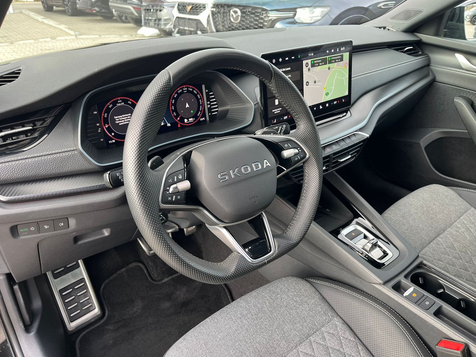 Fahrzeugabbildung SKODA Octavia 2.0 DSG Sportline MATRIX*AHK*CANTON*5J.G