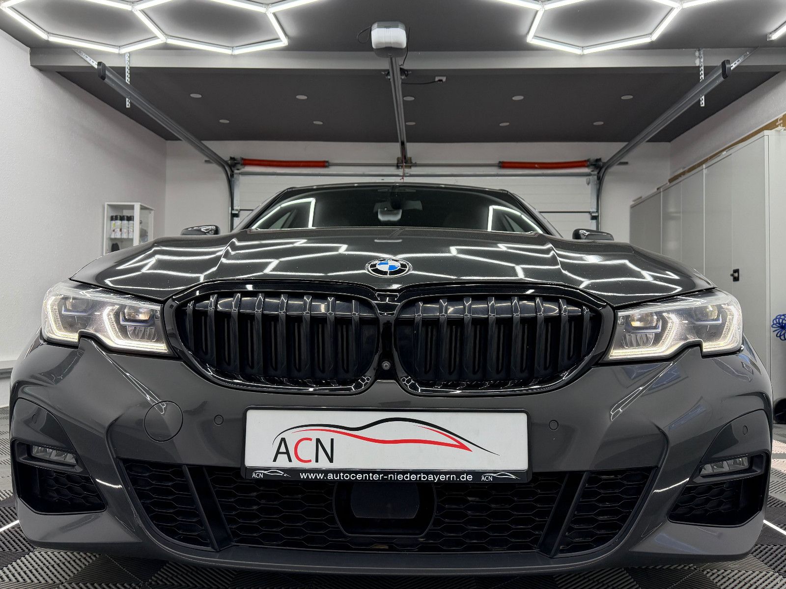 Fahrzeugabbildung BMW 330 d Lim. M SPORT/LASER/HuD/H&K/LIVE PRO/DE FZG