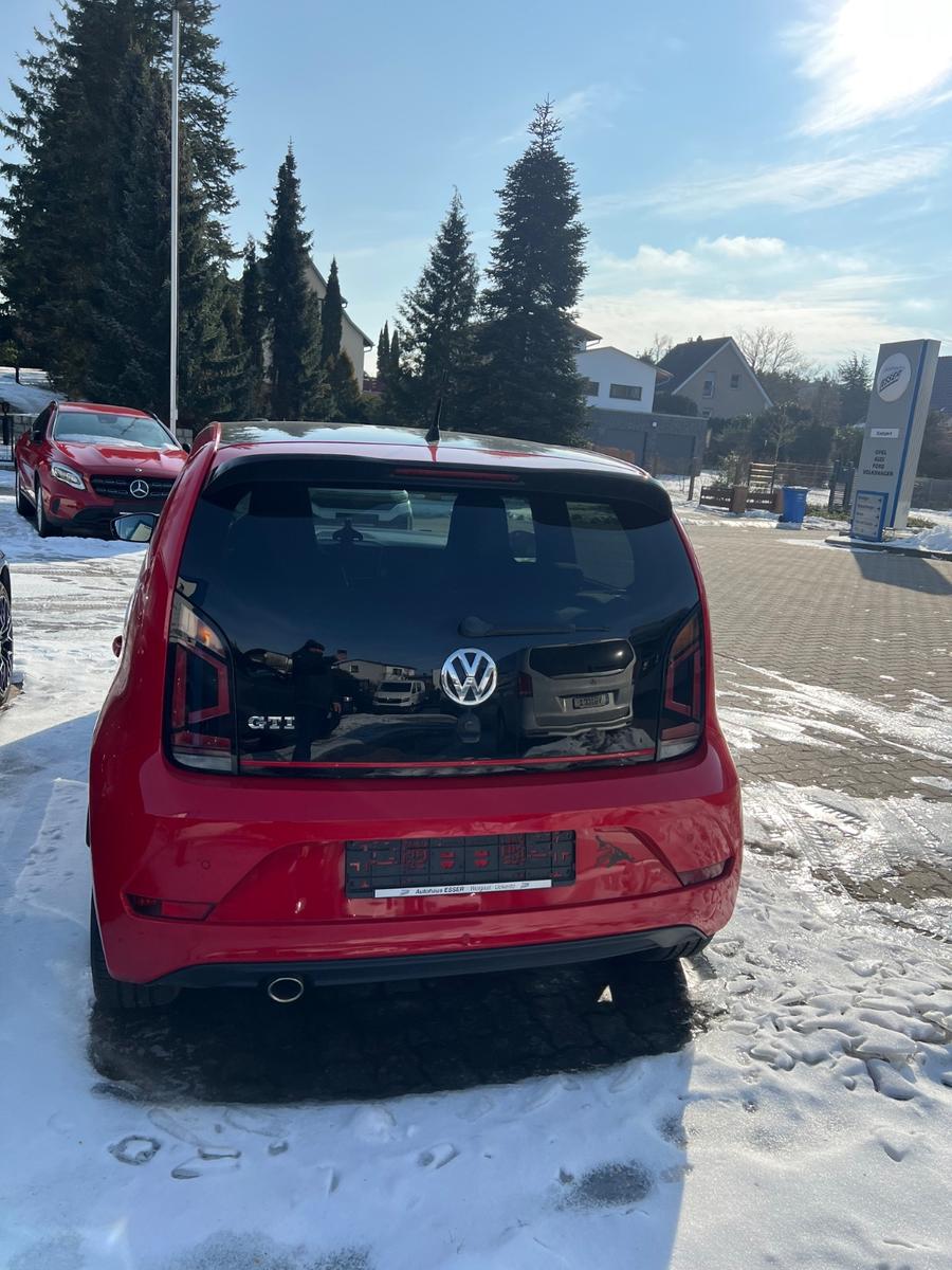 Volkswagen up! 1.0 TSI GTI