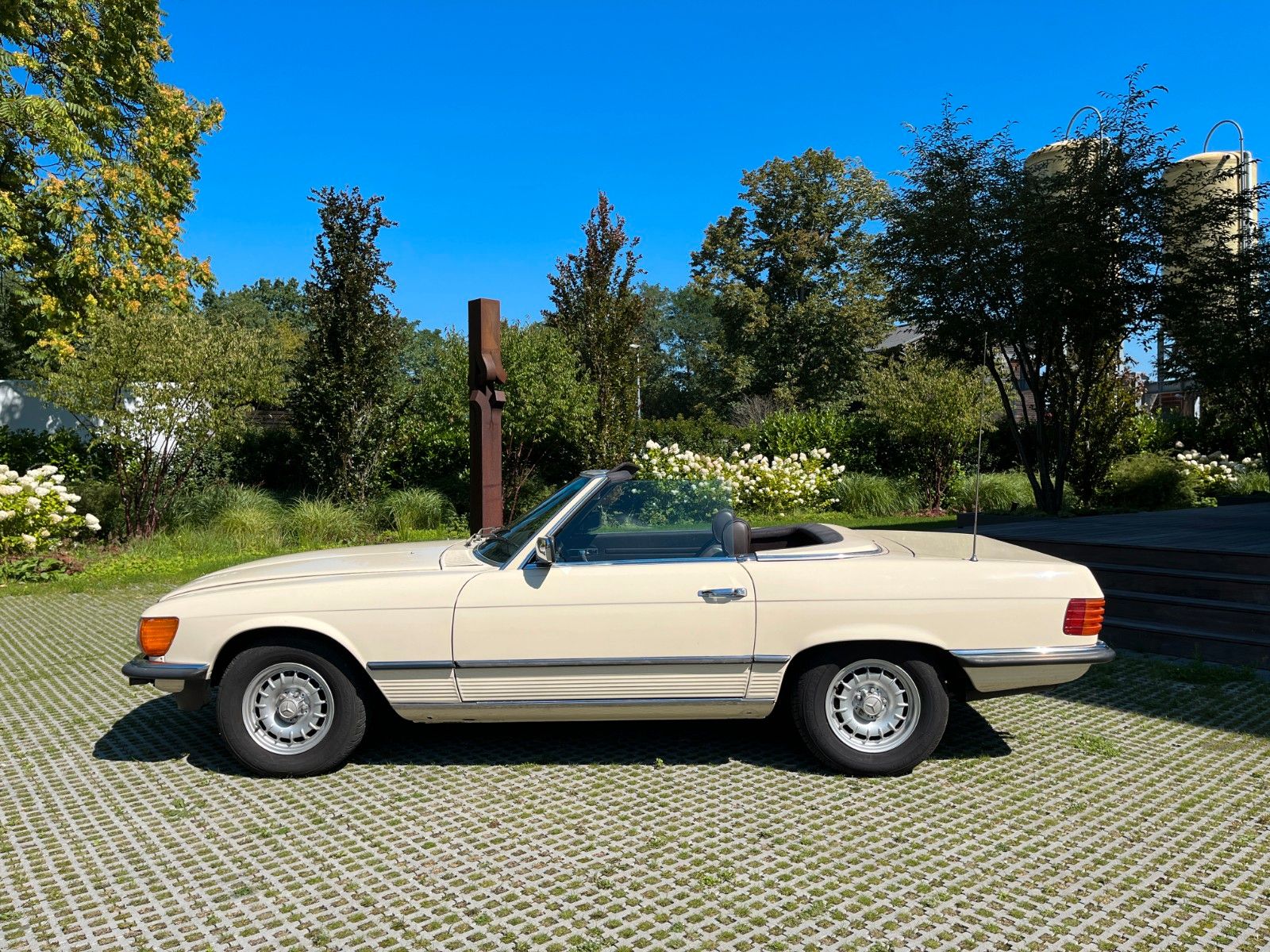 Fahrzeugabbildung Mercedes-Benz SL 450