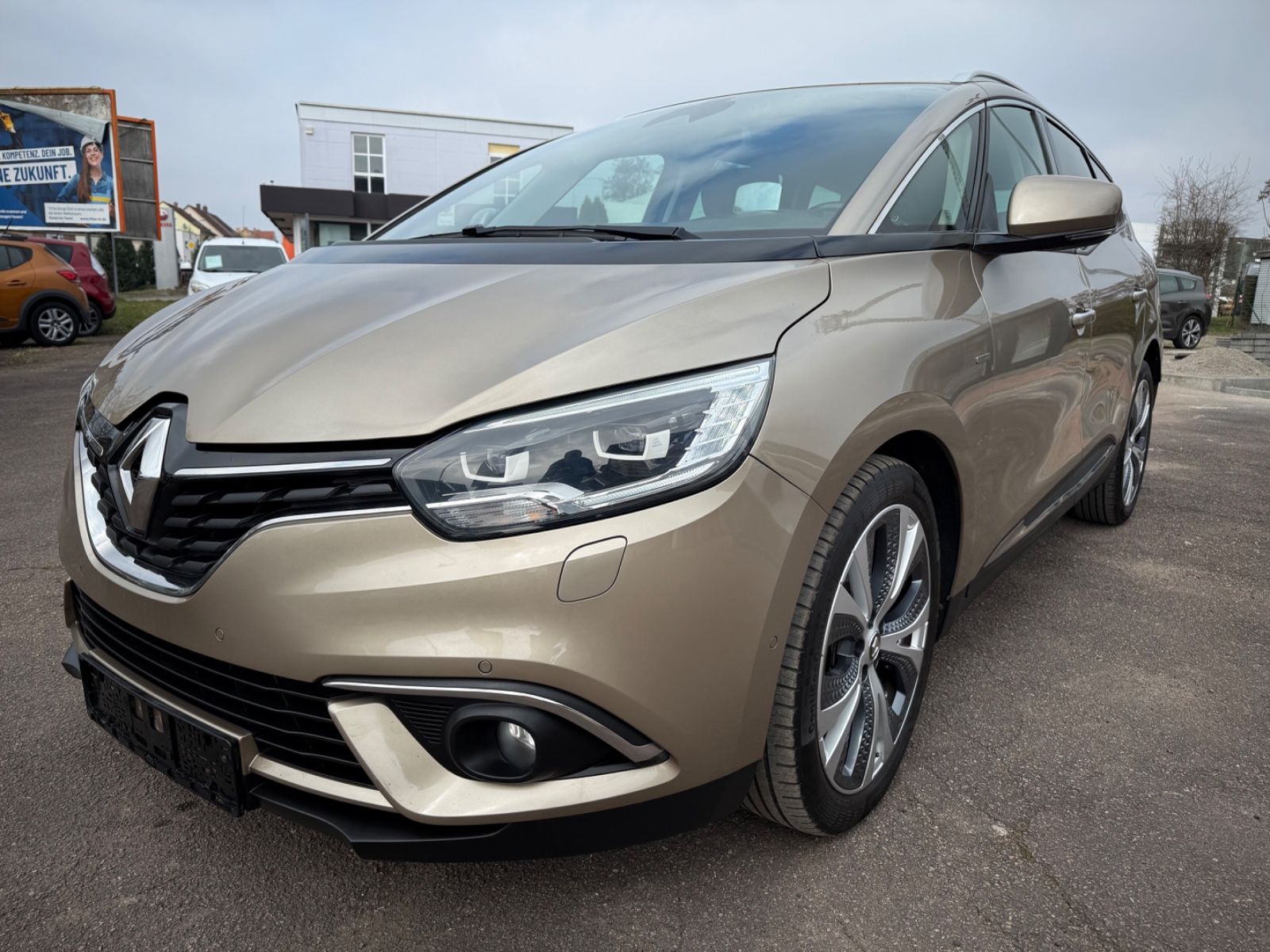 RENAULT Grand Scenic