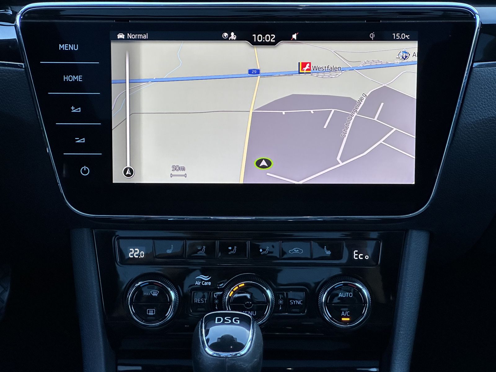 Fahrzeugabbildung SKODA Superb Combi 1.4 TSI iV DSG L&K NAV+LED+AHK+PANO