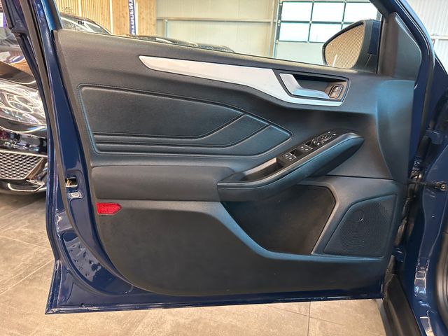 Ford Focus Turnier Cool & Connect*Spurhalte*LED*Navi*
