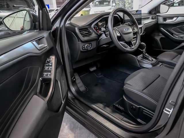 Ford Focus 1.0 Titanium Navi Stauassistent Kamera