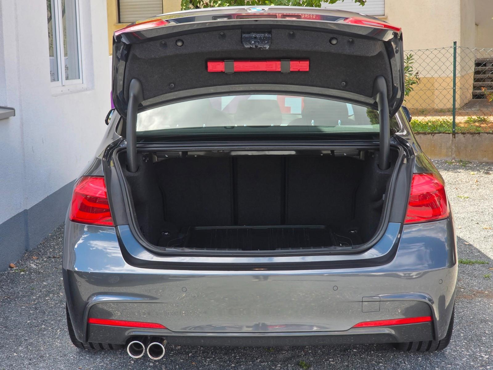 BMW 320 i M Sport*1.Hand*Scheckheft gepflegt*Ambient