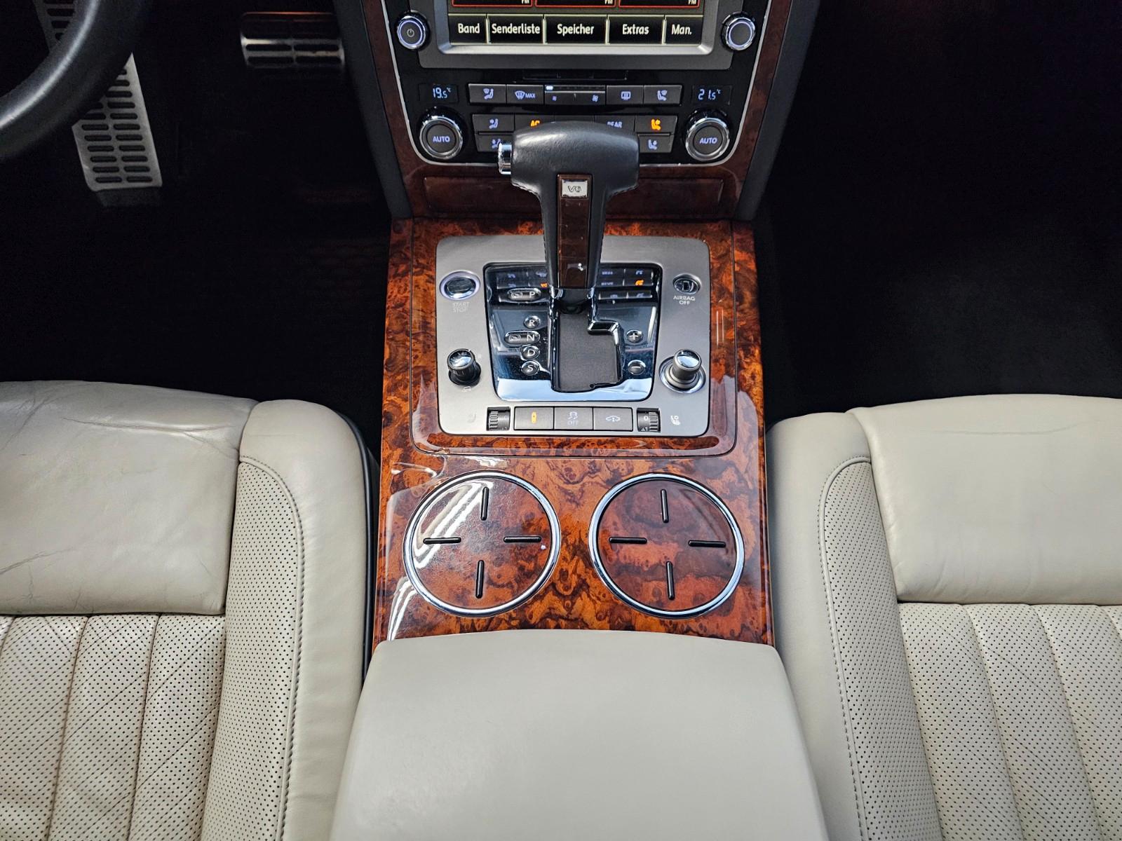 Volkswagen Phaeton V6 TDI 4Motion + XENON/NAVI/LEDER/TEMPO