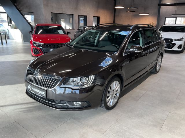 Skoda Superb Combi DSG Exclusive AHK Leder Navi Xenon