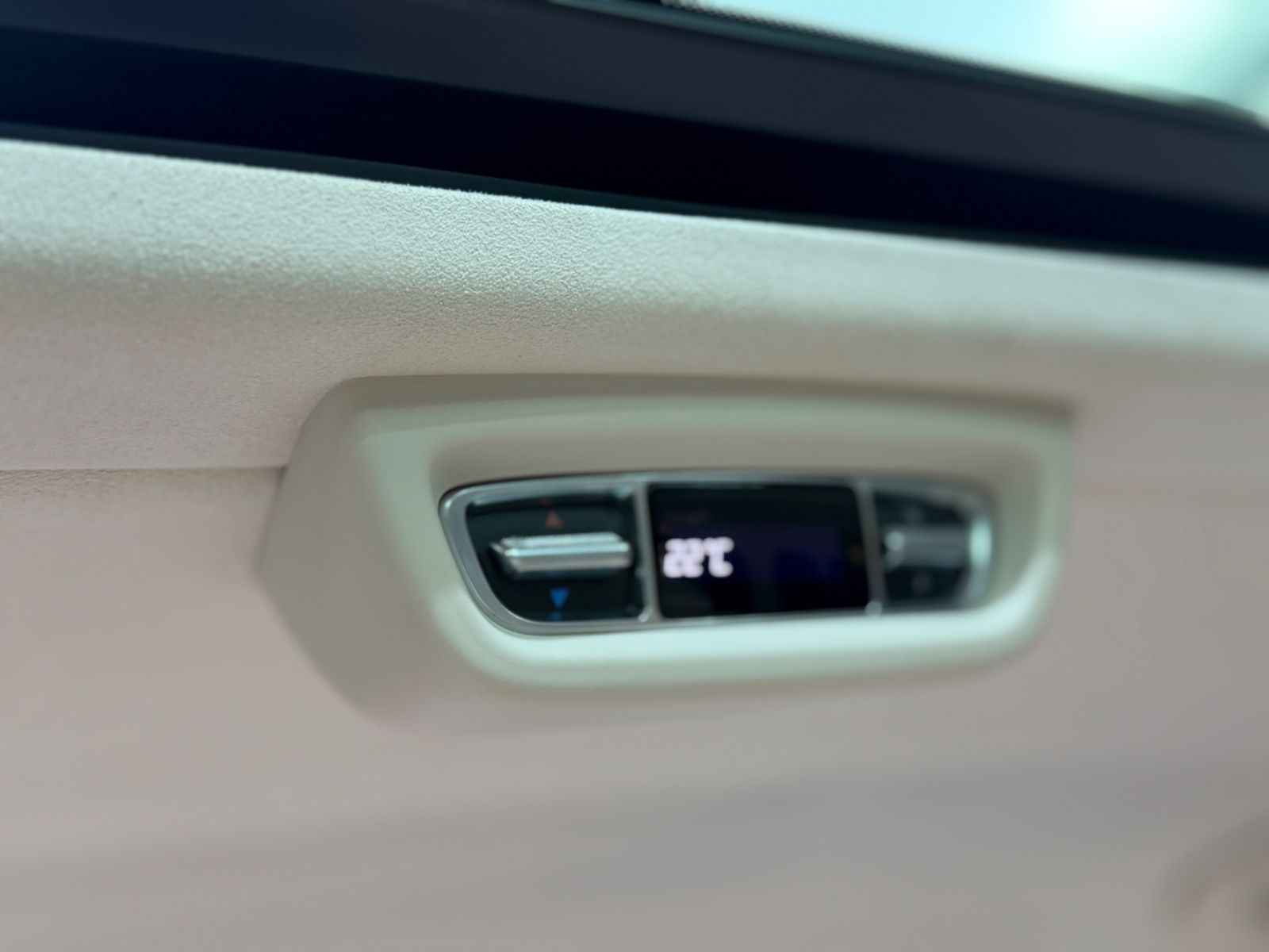 Fahrzeugabbildung Mercedes-Benz V250d lang EXCLUSIVE|AMG|BURMESTER|PANO|ACC|360°
