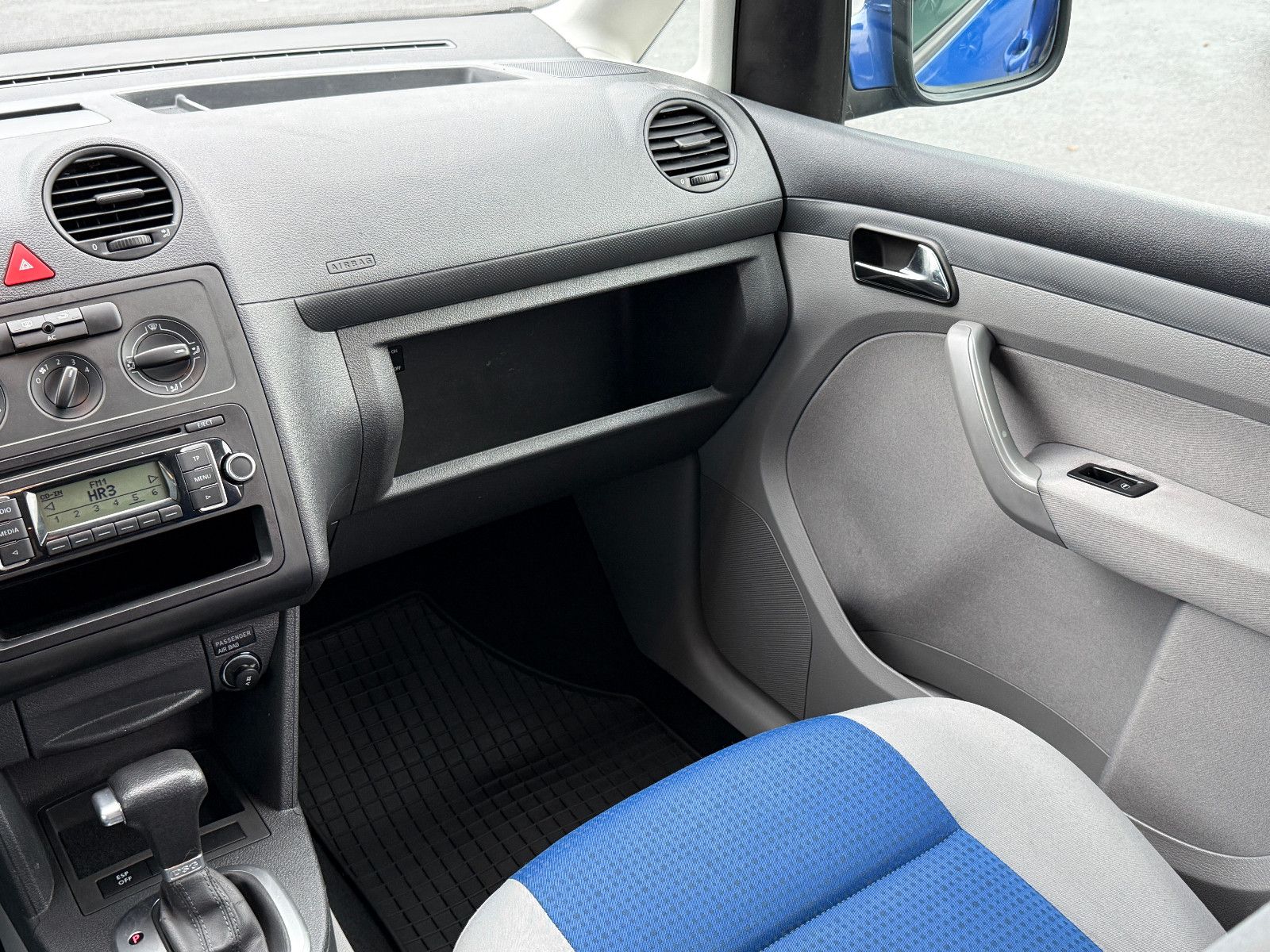 Fahrzeugabbildung Volkswagen Caddy Maxi Life 1.9 TDi DSG 7-Sitzer AHK PDC